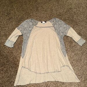 Women's Cream and Gray Top